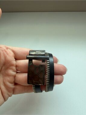 Women’s wraparound bracelet